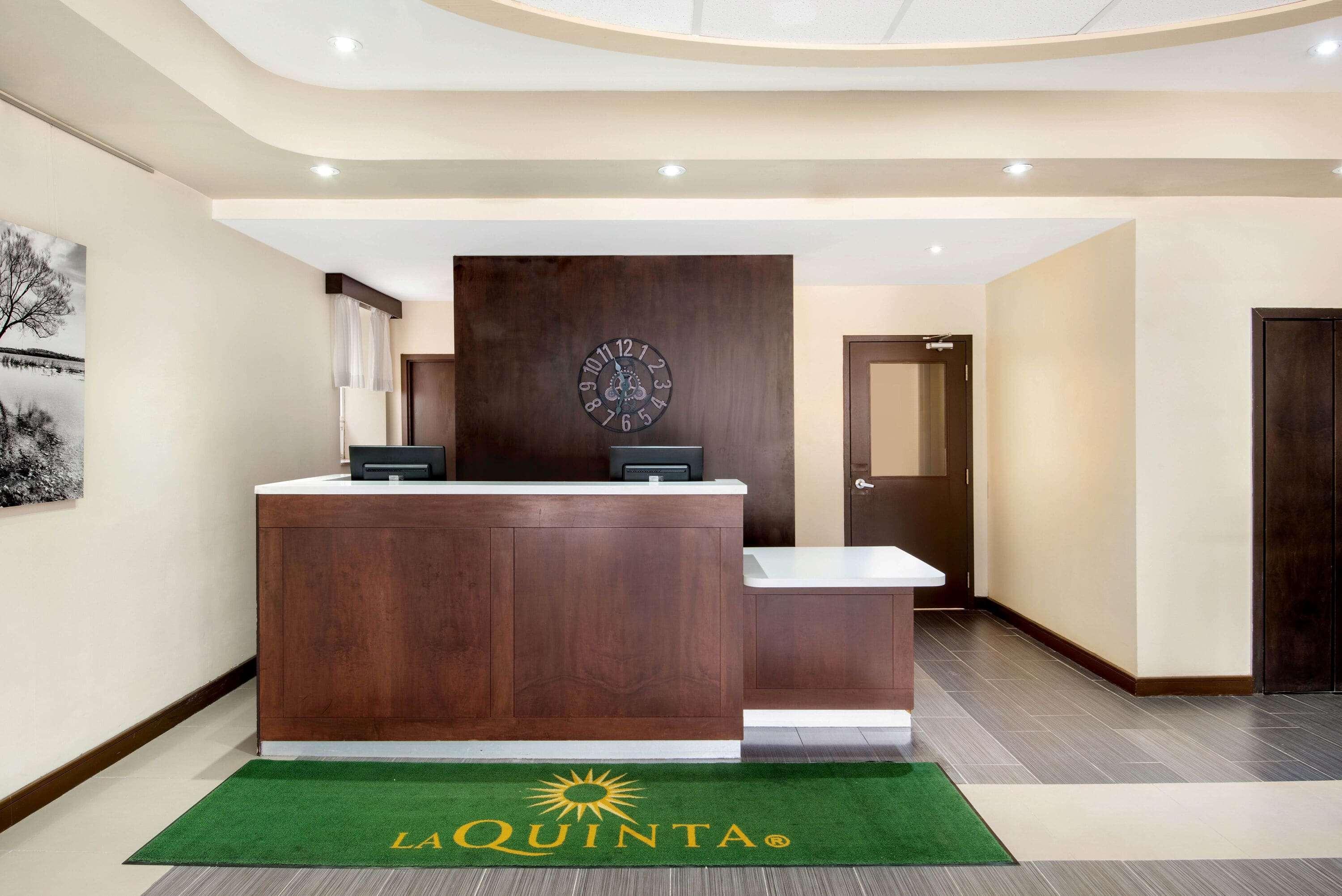 Отель La Quinta By Wyndham Ошава Экстерьер фото
